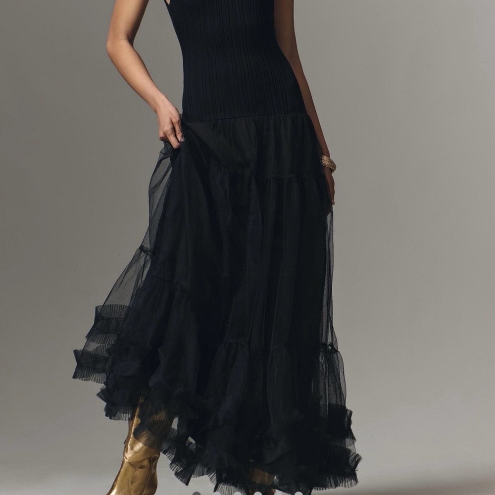 En Saison Elegant Black Maxi Dress - Picture 3 of 6